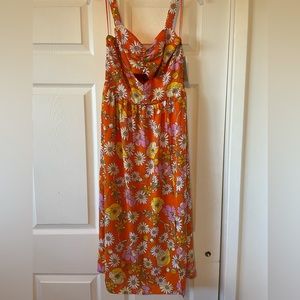 19 Cooper Floral Midi dress with keyhole cutout and ruched back - women’s small